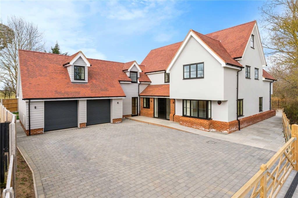 Contemporary 5-Bedroom New Build in Saffron Walden