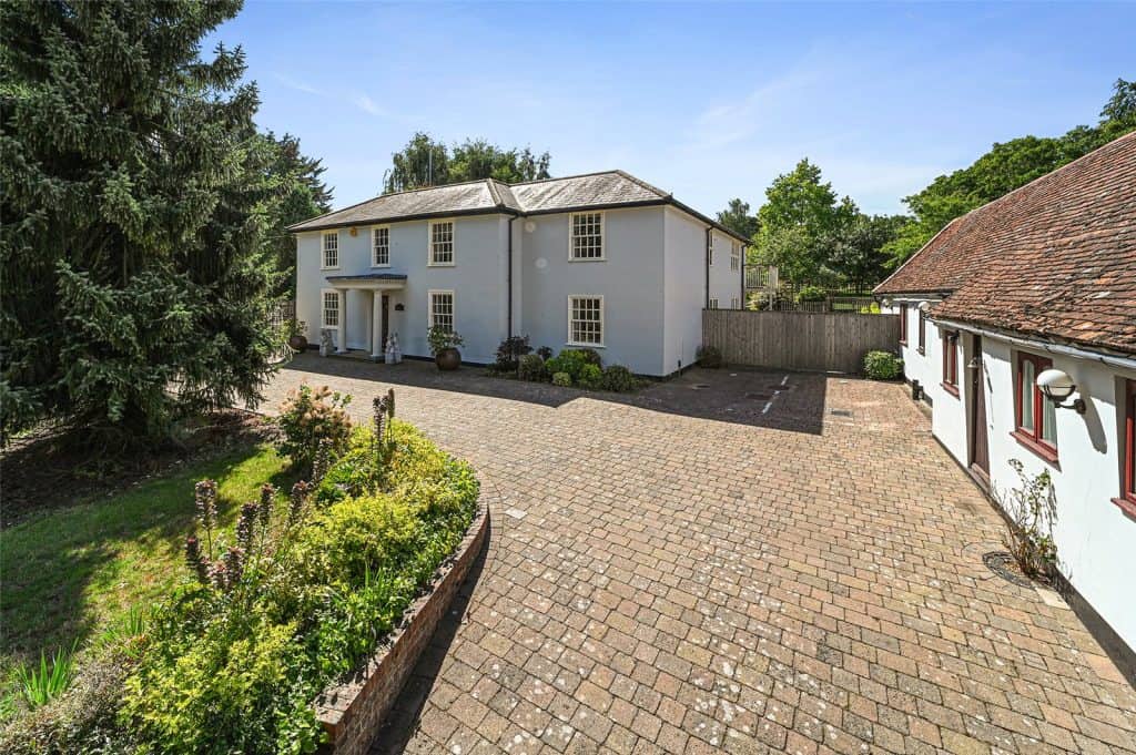 Exceptional 5-Bedroom Home with Holiday Let Business in Halstead
